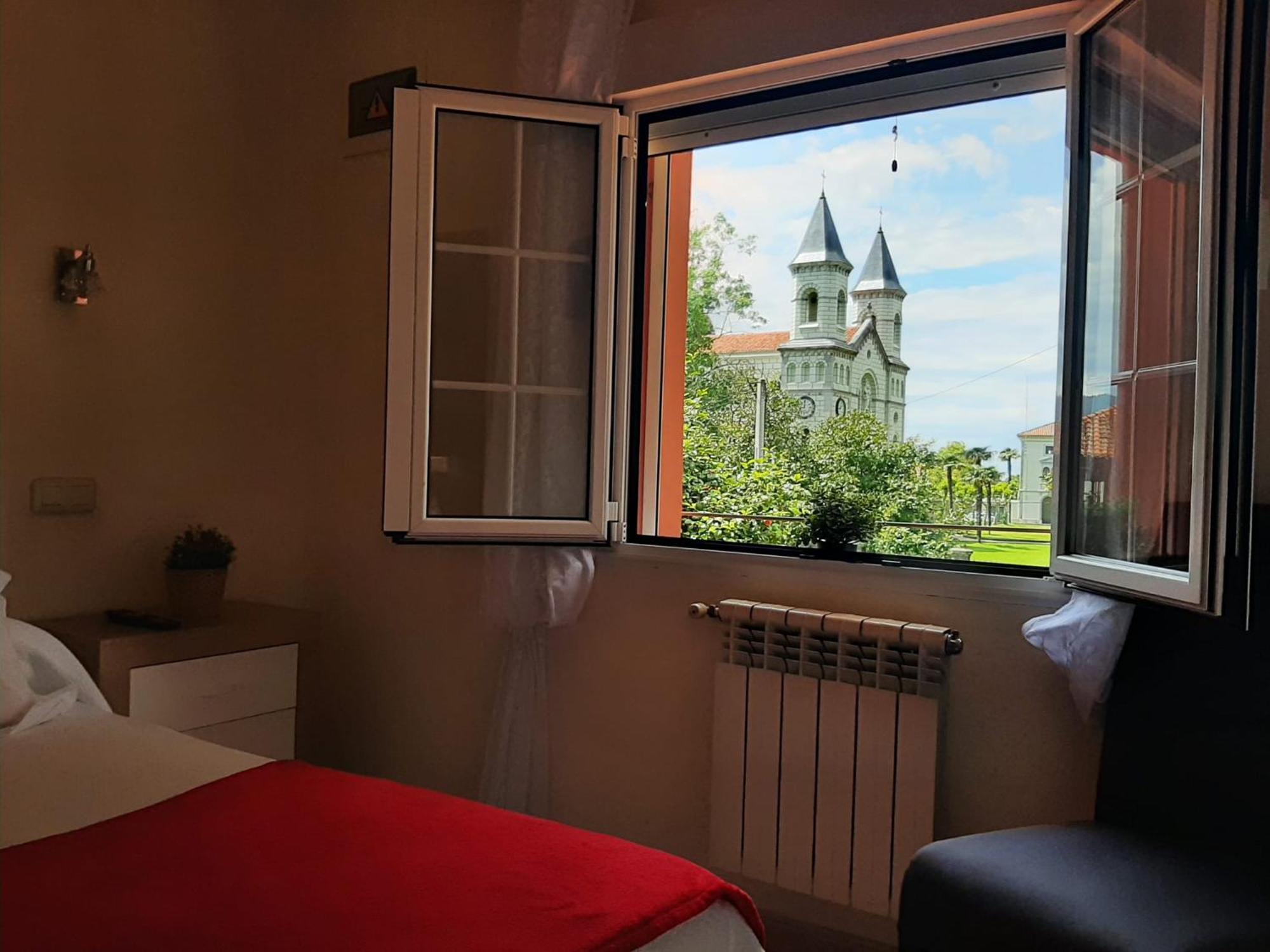 Hotel Alvaro Frente Palacio-Museo Selgas クディレロ エクステリア 写真